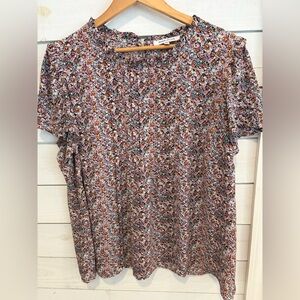 Floral blouse women’s 2X ruffle collar  loose flowy boho flutter sleeve spring